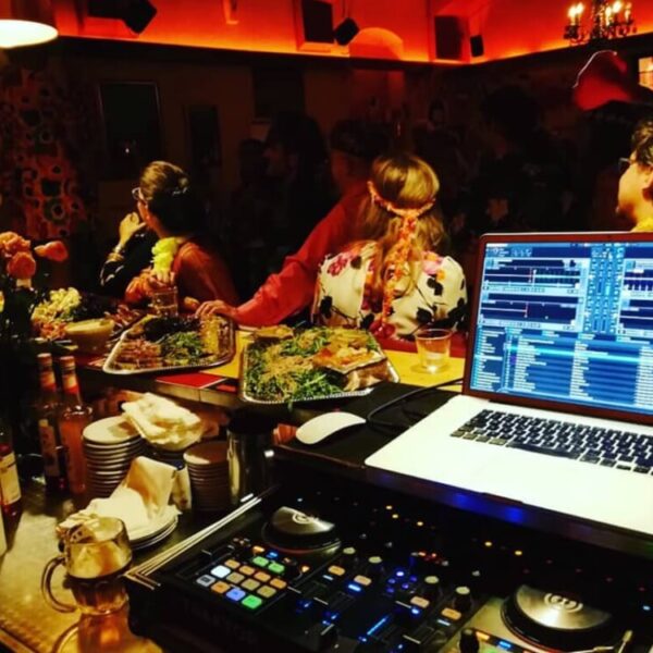 IL-TORO-DJ-Pult-Die-Wiener-Event-Location